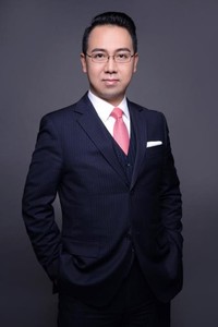 贾臻.jpg
